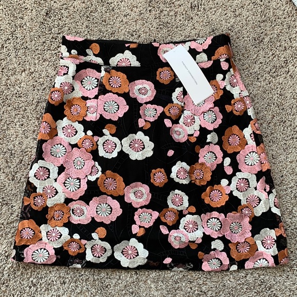 French Connection Astride Aliya Lace Mini Skirt in Moonless Night Flower App - Picture 4 of 12